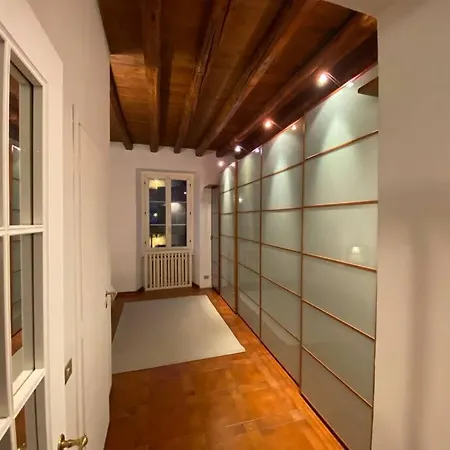 Antica Corte Navigli-darsena * Milano